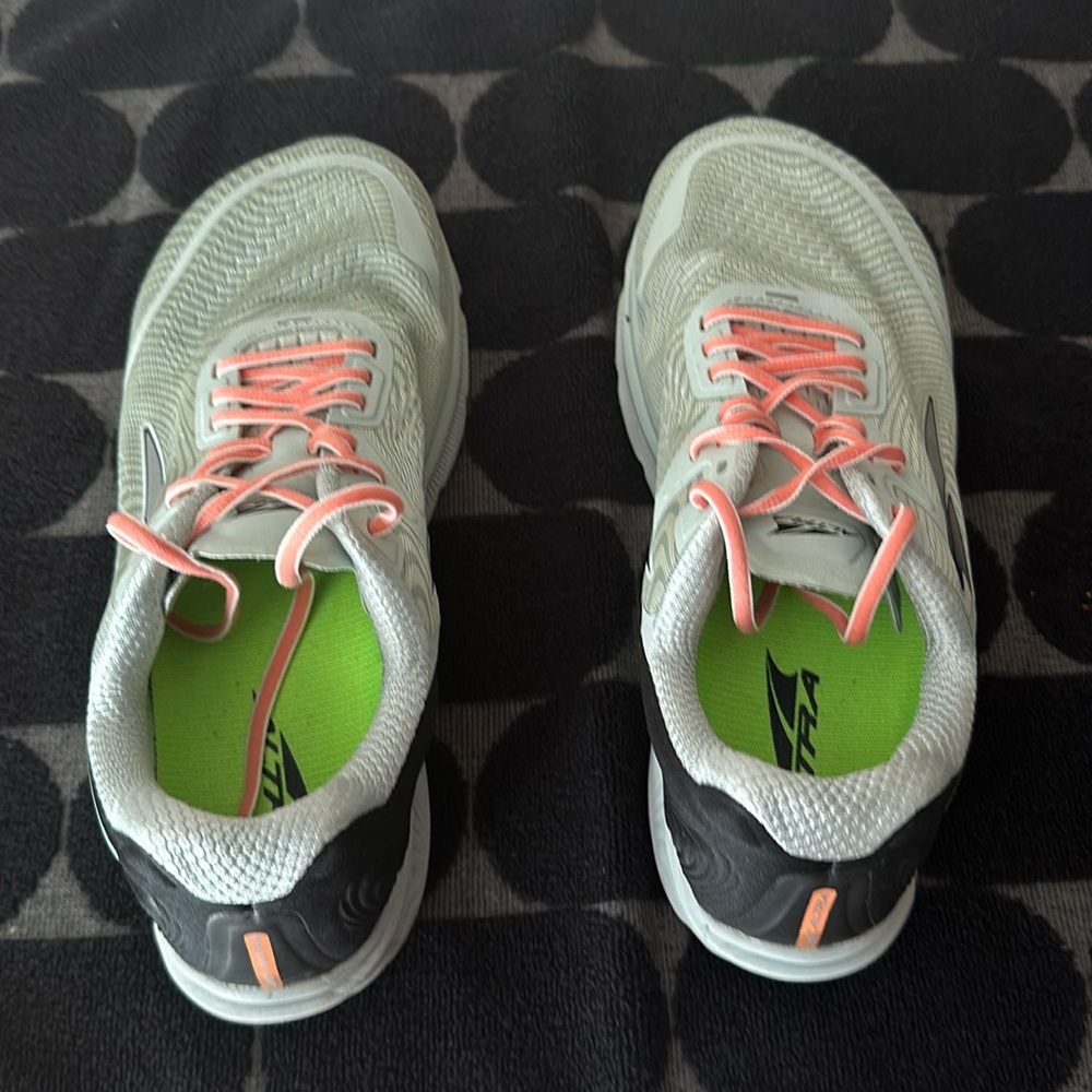 Torin 5, women’s size 8.5.slightly used but in good condition